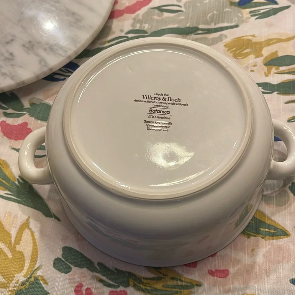 Villeroy & Boch Botanica Round Covered Vegetable Tureen (Casserole Dish).